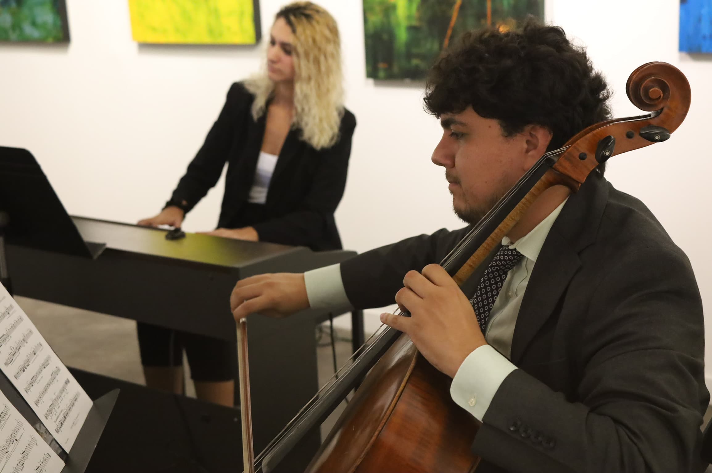 Gardner's Mistress - Photo 1